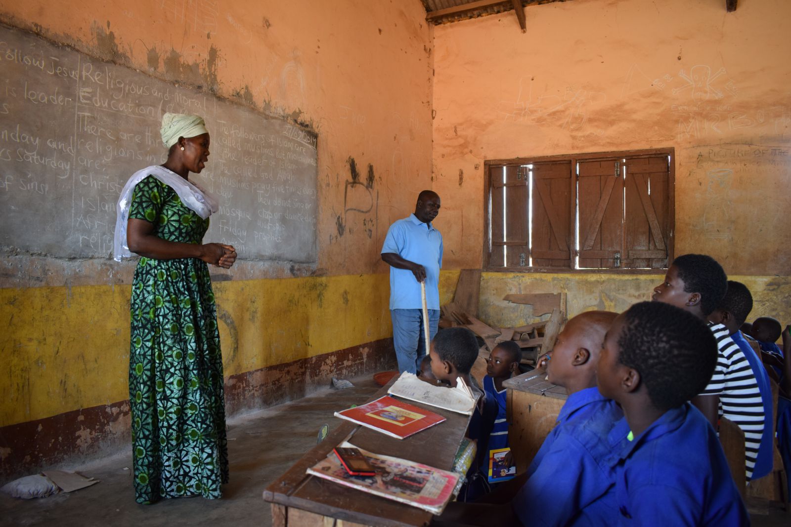 Kinderen in Ghana die les krijgen