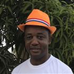 Edward Bailor is de projectcoördinator in Sierra Leone