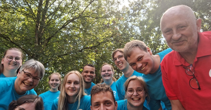 De eerste groepsfoto (selfie met Hans)