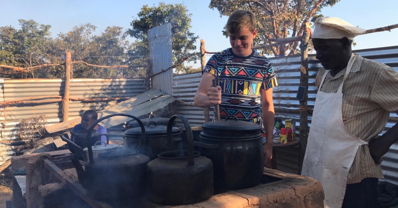 Aan het werk in de keuken van Tito