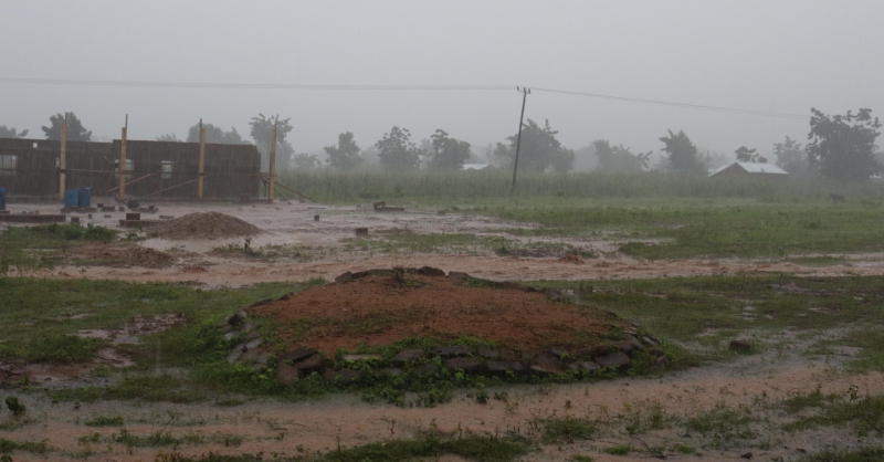 Van zonnig, naar een regenachtig landschap