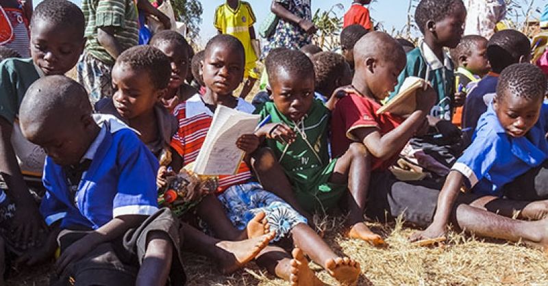 Kinderprogramma tijdens juli-project in Malawi