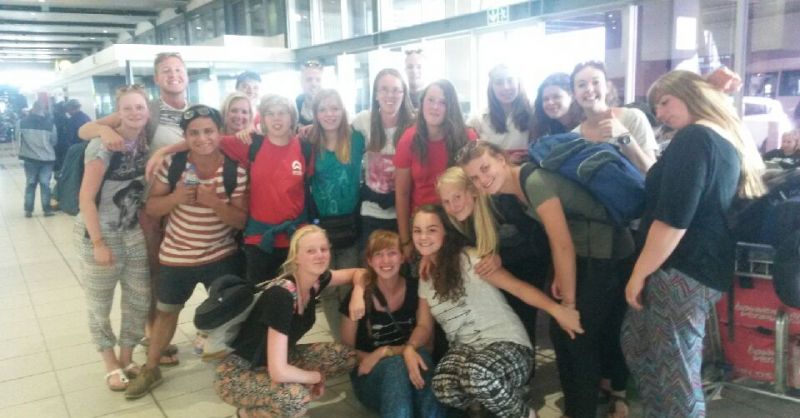 Groep op de luchthaven in Johannesburg