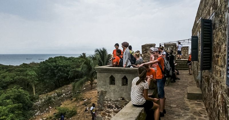 Uitkijken op de baai vanaf het slavenfort