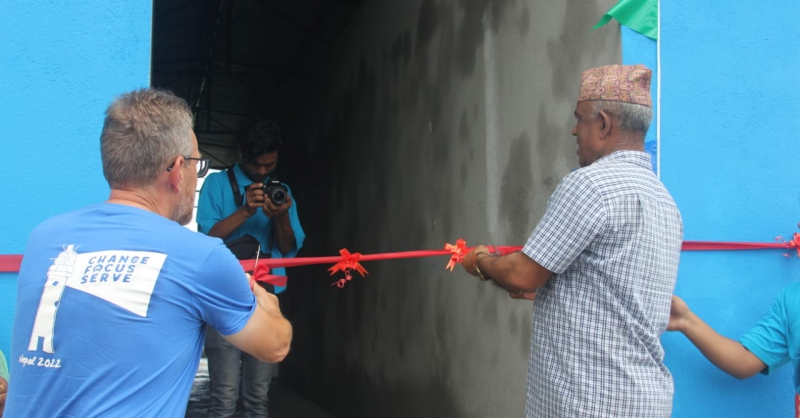 De opening van het gebouw