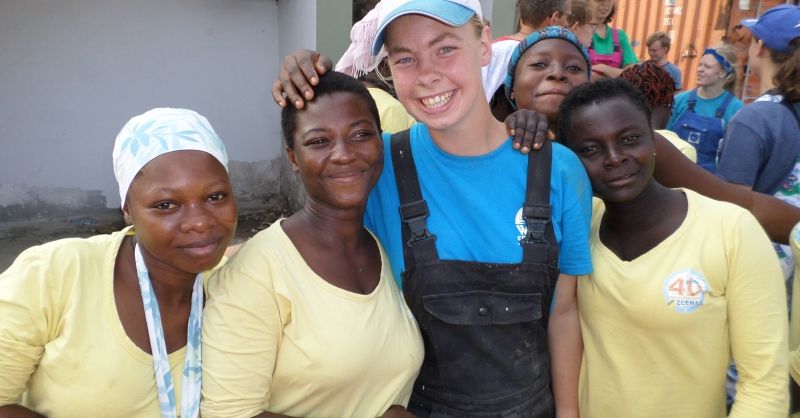 Samenwerken met de meiden van Lifeline. Accra - Ghana