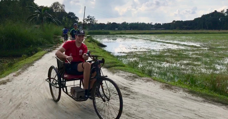Sylvan aan het fietsen in Bangladesh