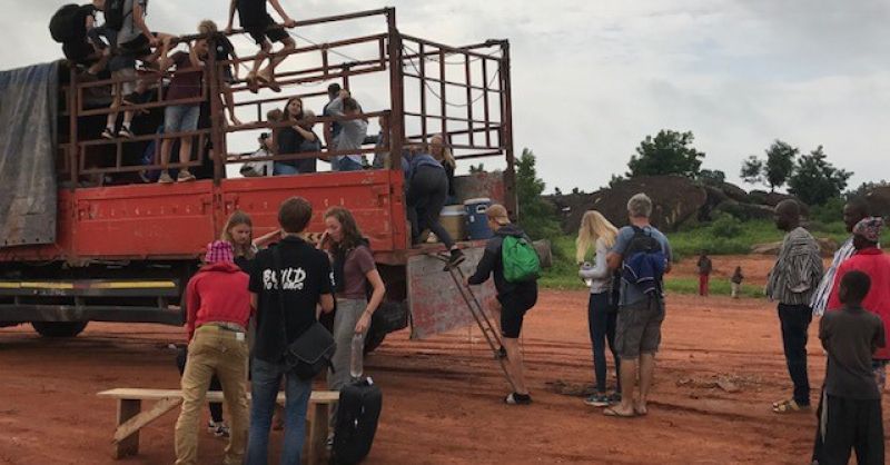 Eerste stukje terugreis in de vrachtwagen