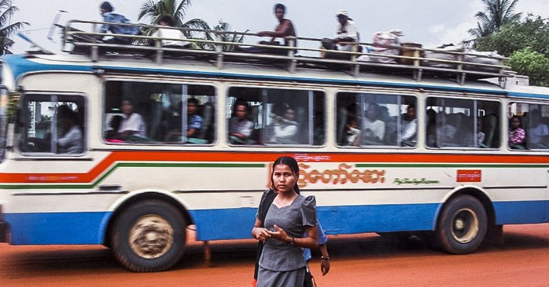 Bus in Myanmar (archieffoto)