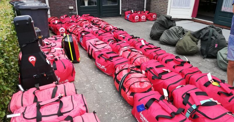 Tassen staan klaar