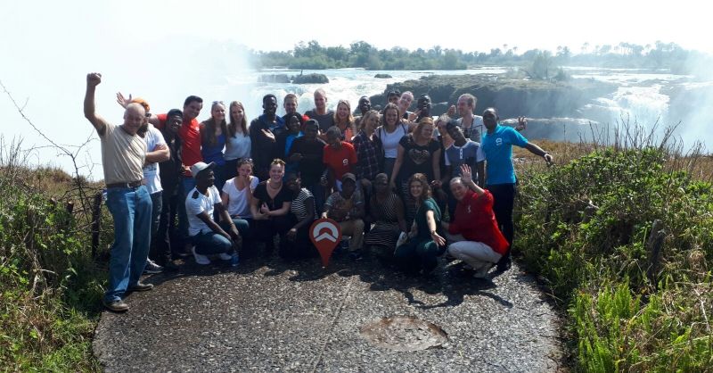 Met z'n allen bij de Vic Falls