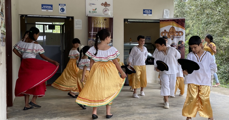 Dansende schoolkinderen