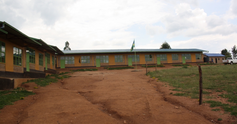 School built in a L-shape