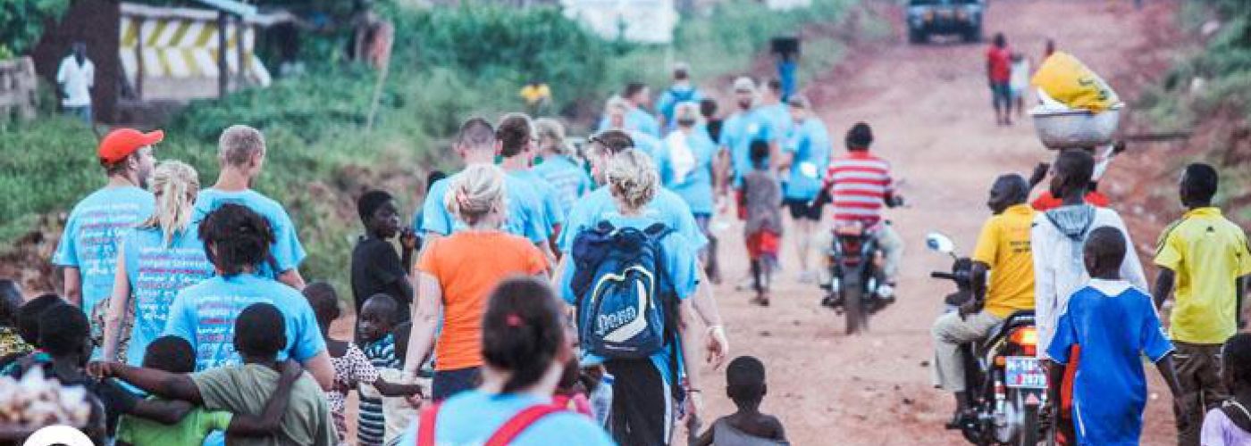 Deelnemers onderweg terug van bouwplaats - Noorden van Ghana