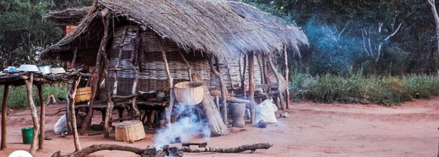 Typisch beeld Malawiaans huis en voorraadschuur