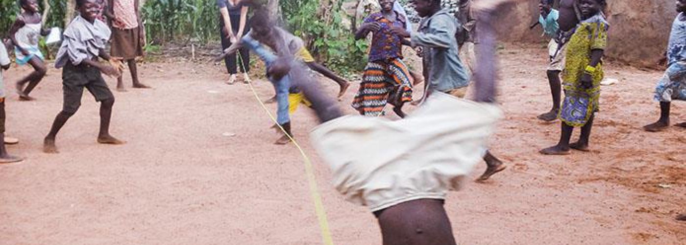 Kids aan het spelen tijdens eerder project in Noord-Ghana