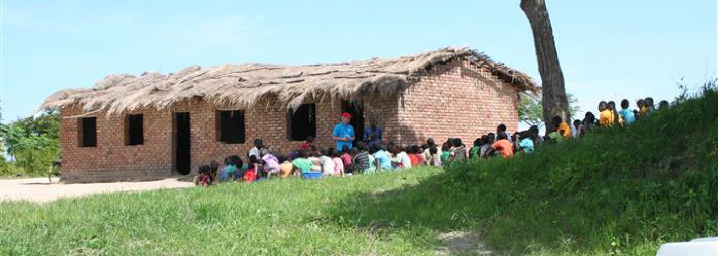 Een van de schoolgebouwen van 2 klaslokalen