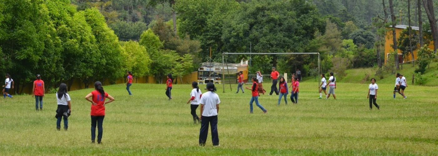 Potje voetbal met de kinderen