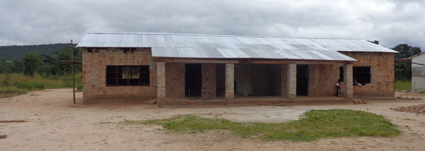 Het orginele schoolgebouw van Mboboli