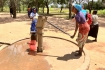De waterpomp bij de school