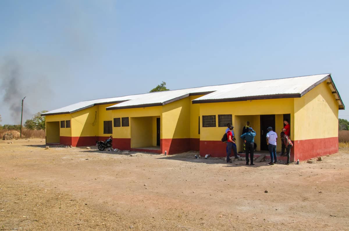 Gebouw voor gemeenschapsactiviteiten in Afrika.