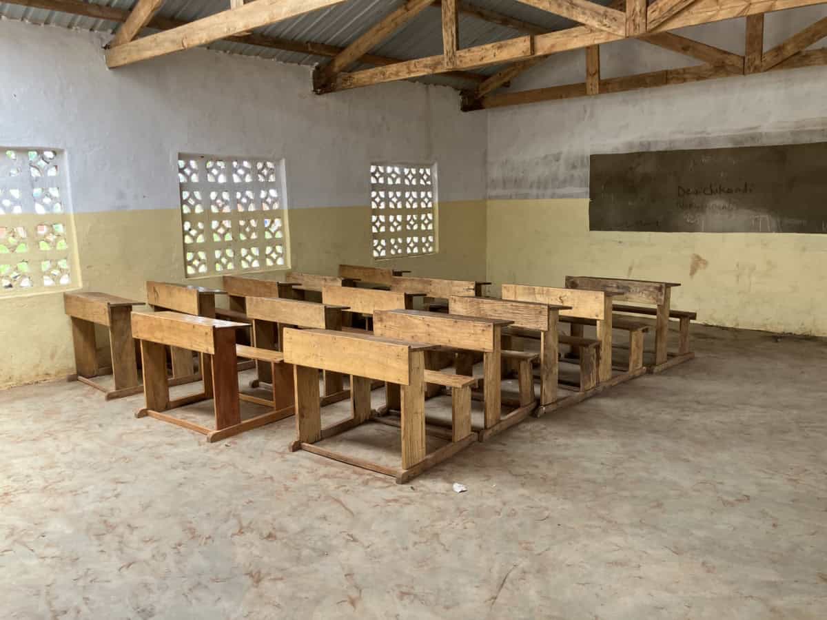 Bouw van school in Kaviwale door World Servants project.