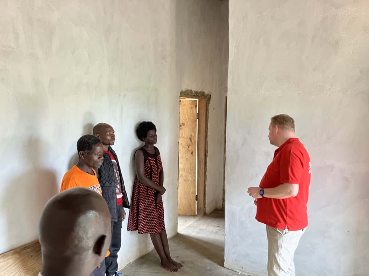 Veiligheid en vooruitgang in Kaviwale met World Servants.