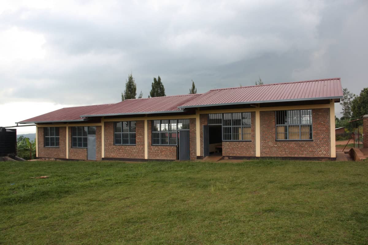 Schoolgebouw in Nyarusange gebouwd door World Servants.